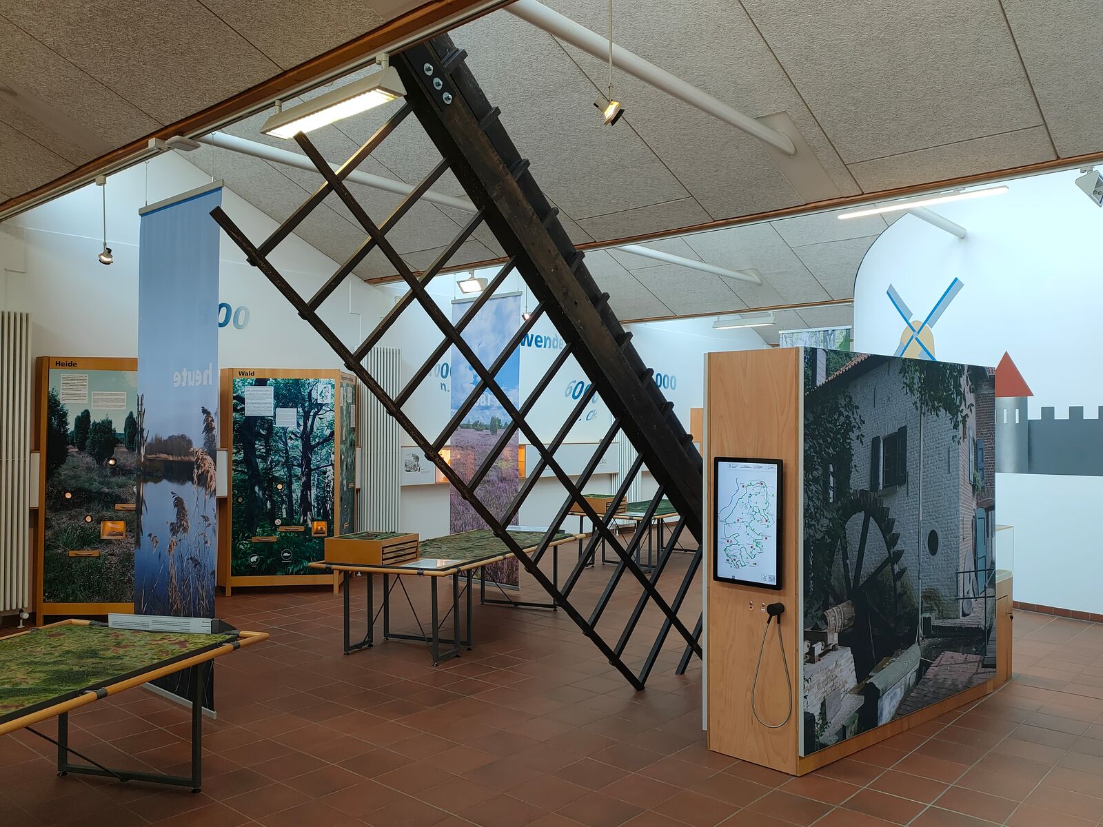 Ausstellungsmodell Mühlen & Motten_Neu-Inszenierung 2024+2025_Nautparkzentrum Wachtendonk-©NPSN Brillen (3)